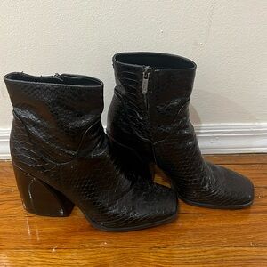 Circus by Sam Edelman black booties